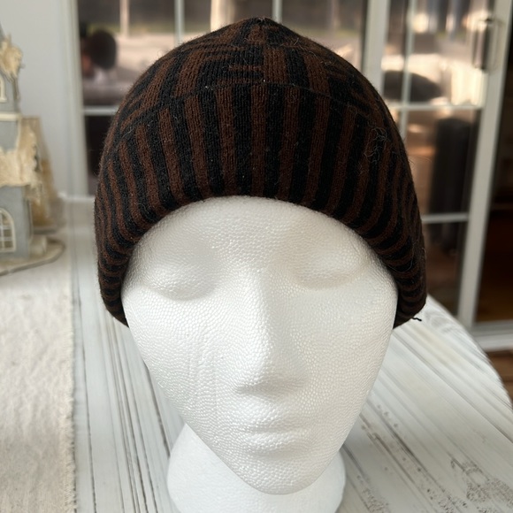 Authentic Fendi Beanie - Picture 6 of 8